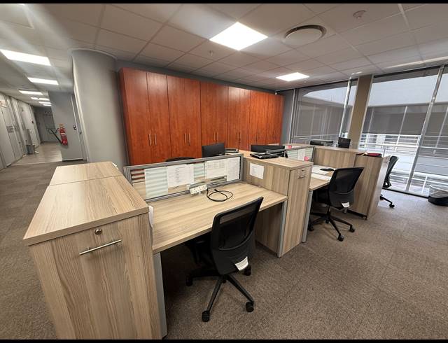 5,054M² BUILDING FOR SALE IN PARKTOWN